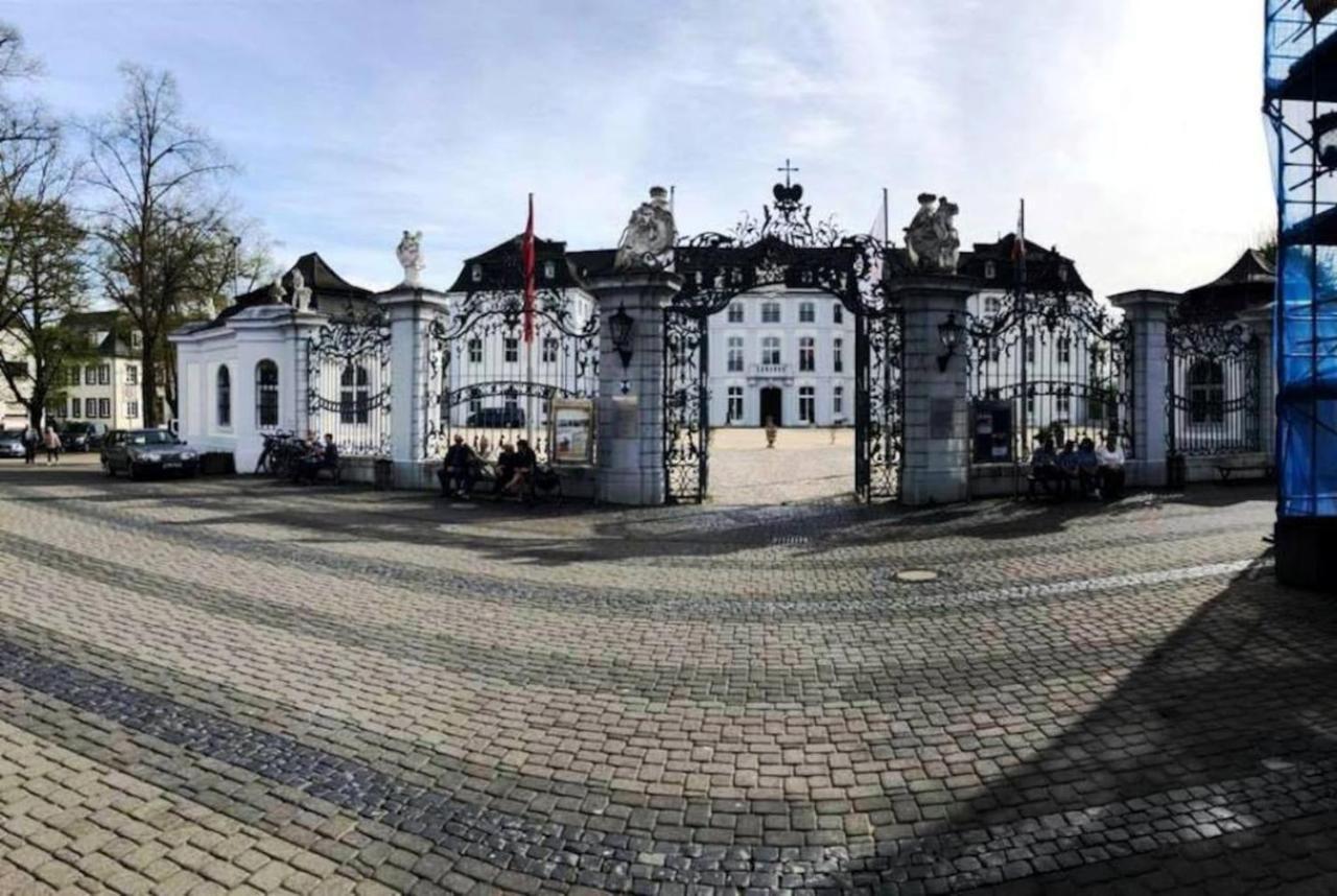 Villa Rheinstein Am Schloss Engers Нойвид Экстерьер фото
